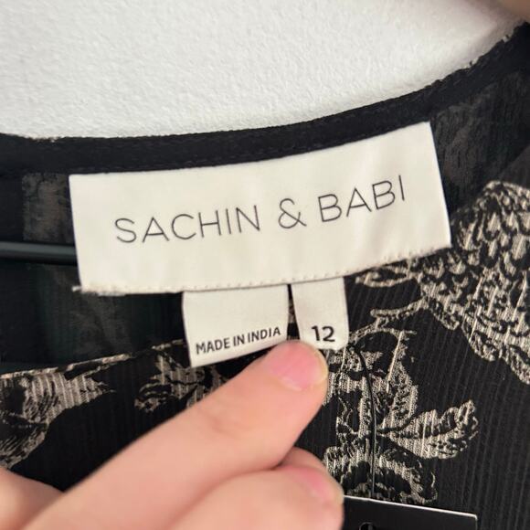 NEW Sachin & Babi Rossie Flowy Ruffle Short Sleeve Blouse Size 12 Black - Picture 5 of 7